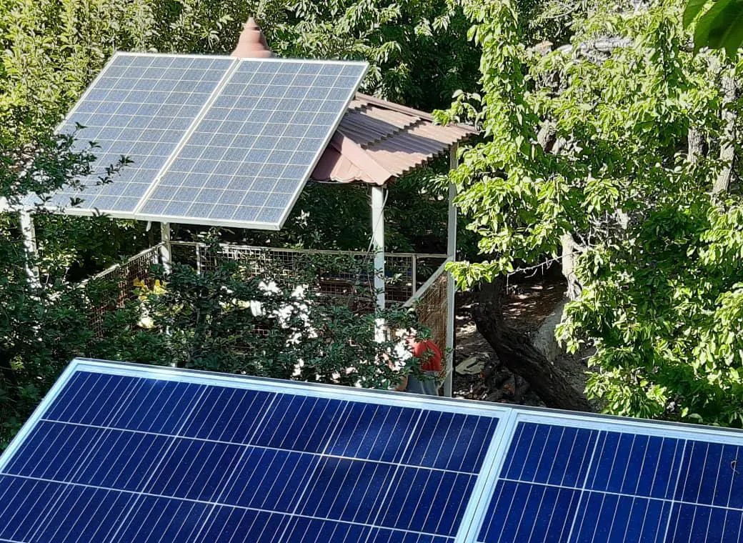 از پشت بام خود کسب درآمد کنید نیروگاه خورشیدی