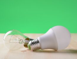 تفاوت لامپ ال ای دی با لامپ‌ کم مصرف