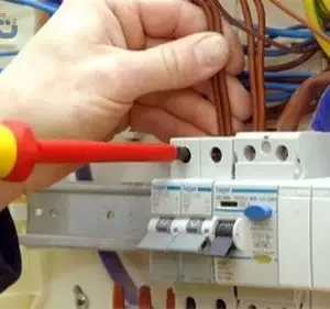 برق کار سیار ساختمان سیم کش سیار ، رفع اتصالی