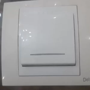 کلید و پریز در حد نو شرکت دلند۳۵ عدد