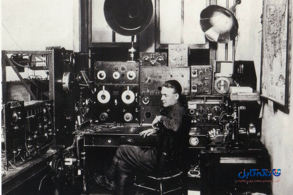 نخستین ایستگاه‌های رادیویی