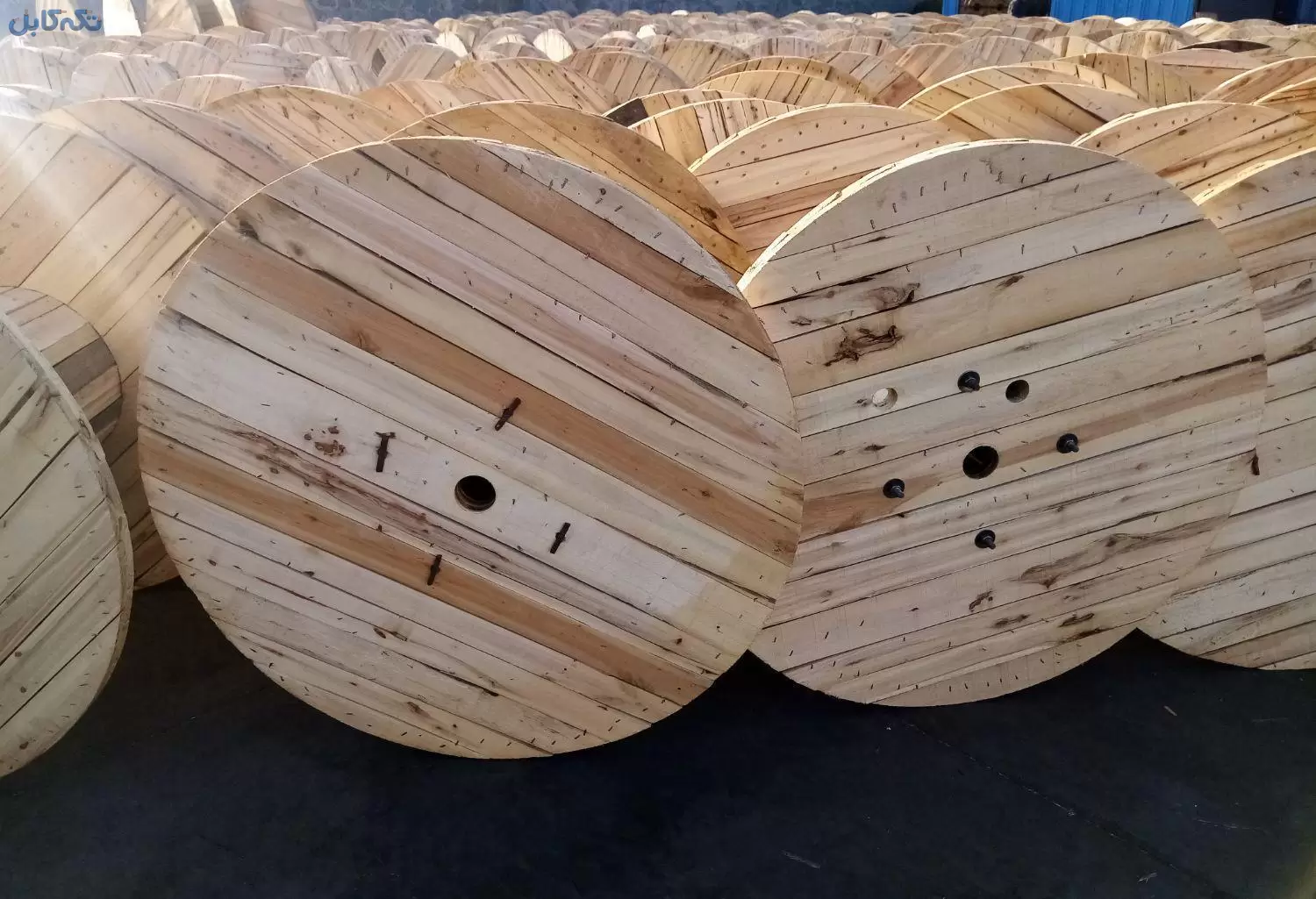 تولید قرقره چوبی در ابعاد مختلف