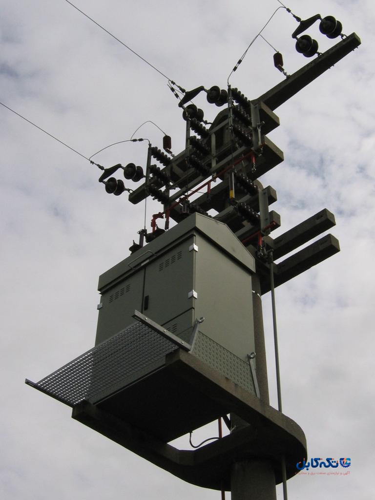 اجرای سیستم اتصال زمین الکتریکی و حفاظتی پست هوایی