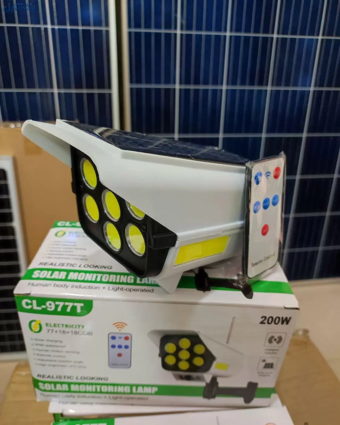 پرژکتور خورشیدی طرح دوربین مداربسته