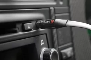 کابل آ یو ایکس